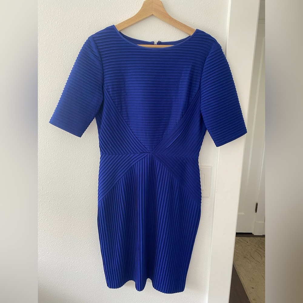 Tahari cobalt blue Pin-tuck dress Size 6
